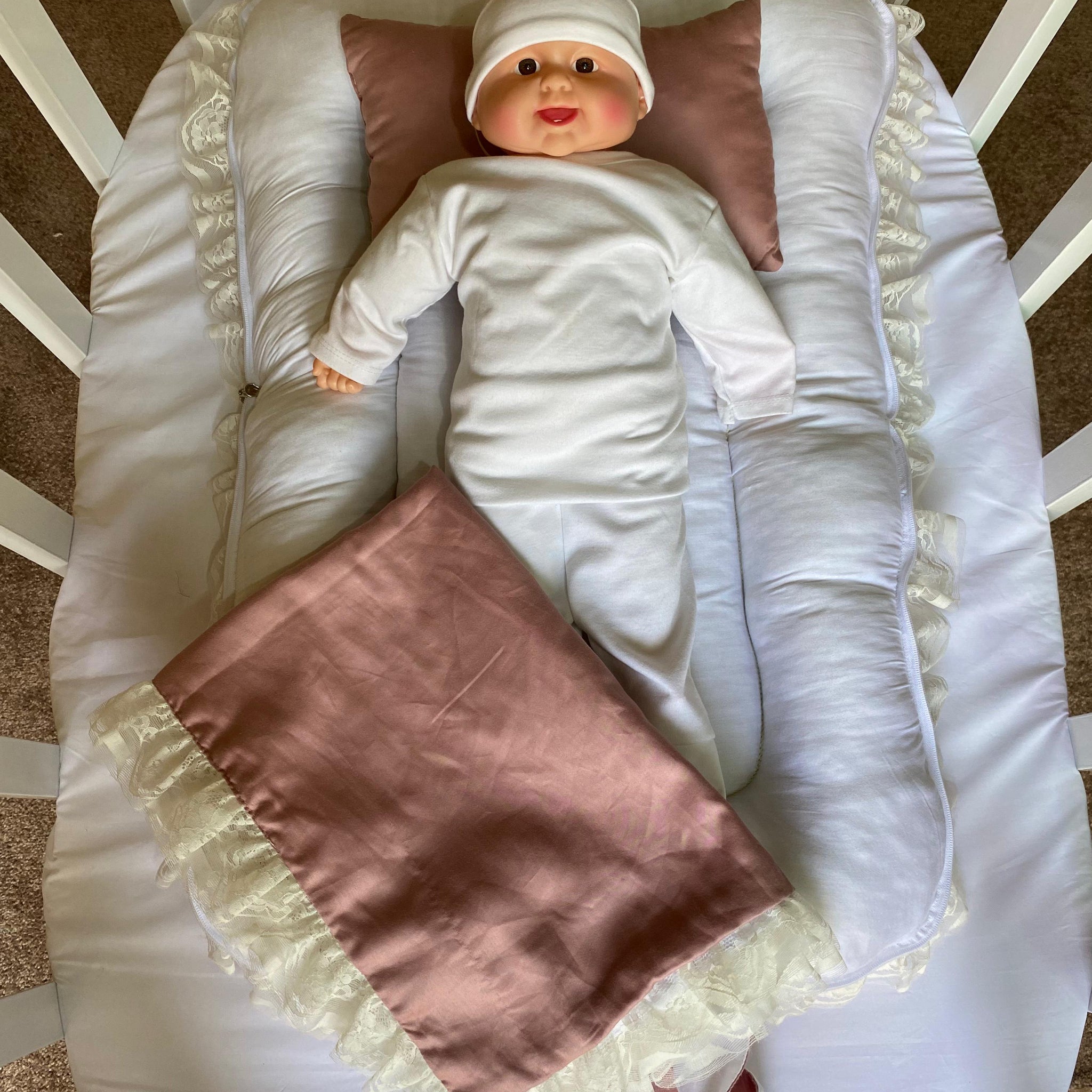 Cotton satin Portable Baby Nest